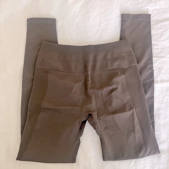 AUROLA Seamless Scrunch Leggings - Chestnut brown, small - Picture 2 of 4
